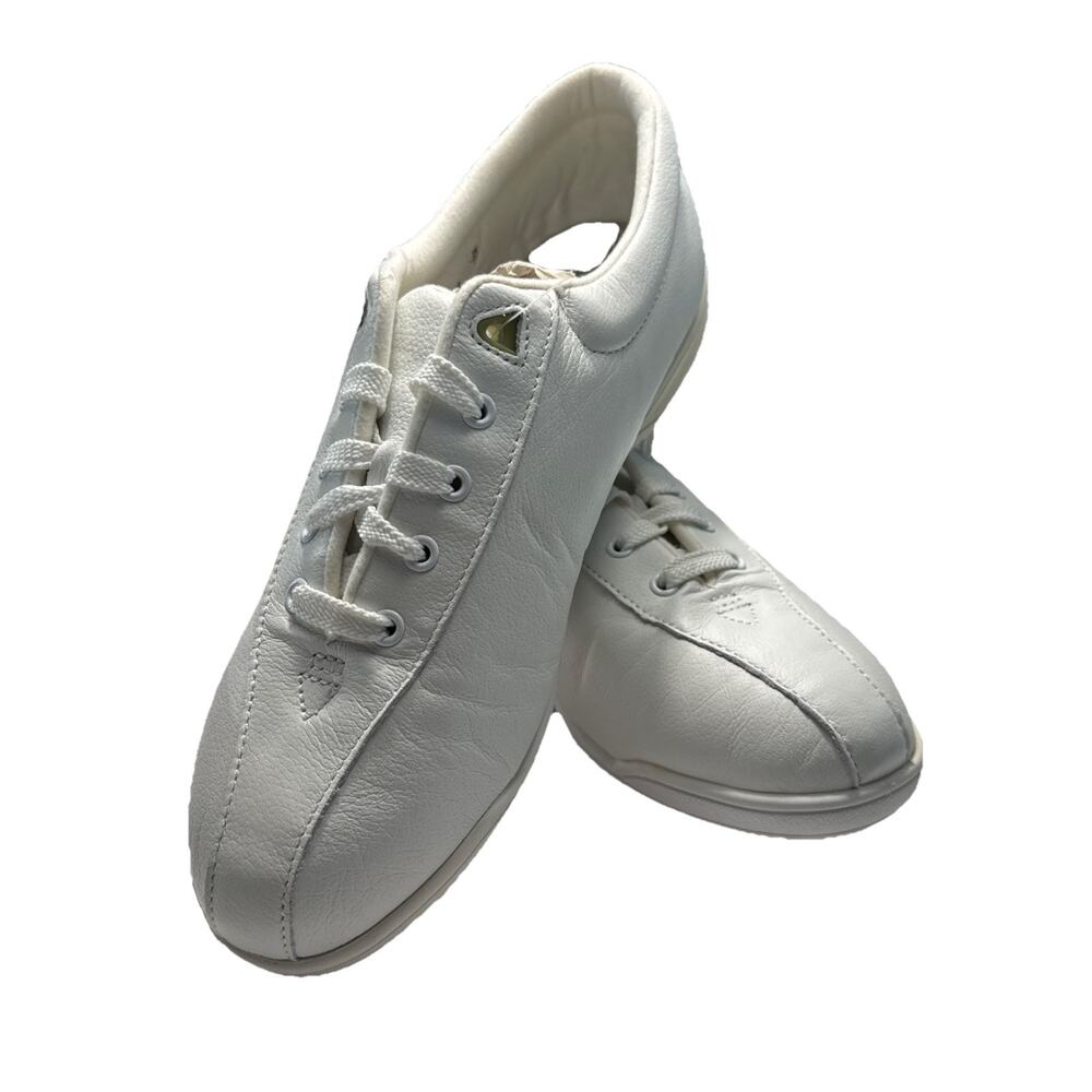 Easy Spirit ESAP1 Women 9 1/2 2E / WW White Leather Sneakers NIB Sport Walking